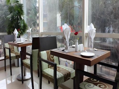 Hotel Landmark Residency image 10