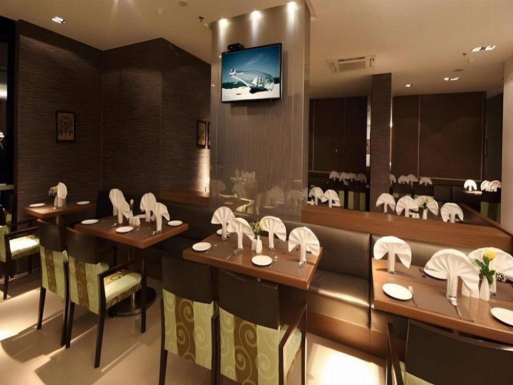 Hotel Landmark Residency