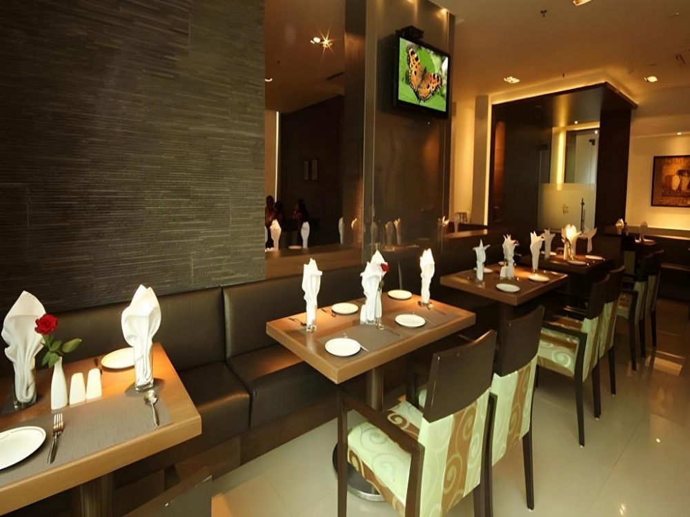 Hotel Landmark Residency