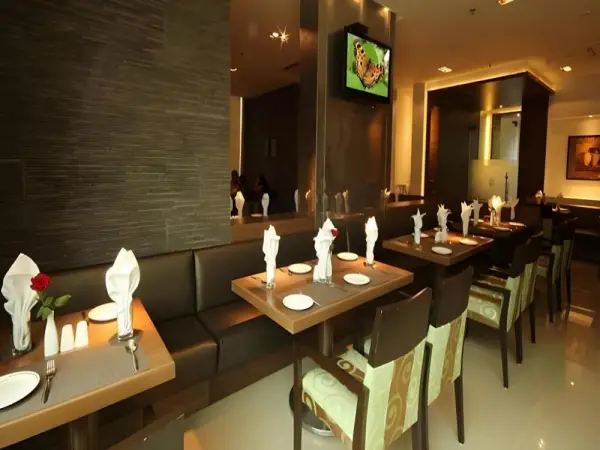 Hotel Landmark Residency 8